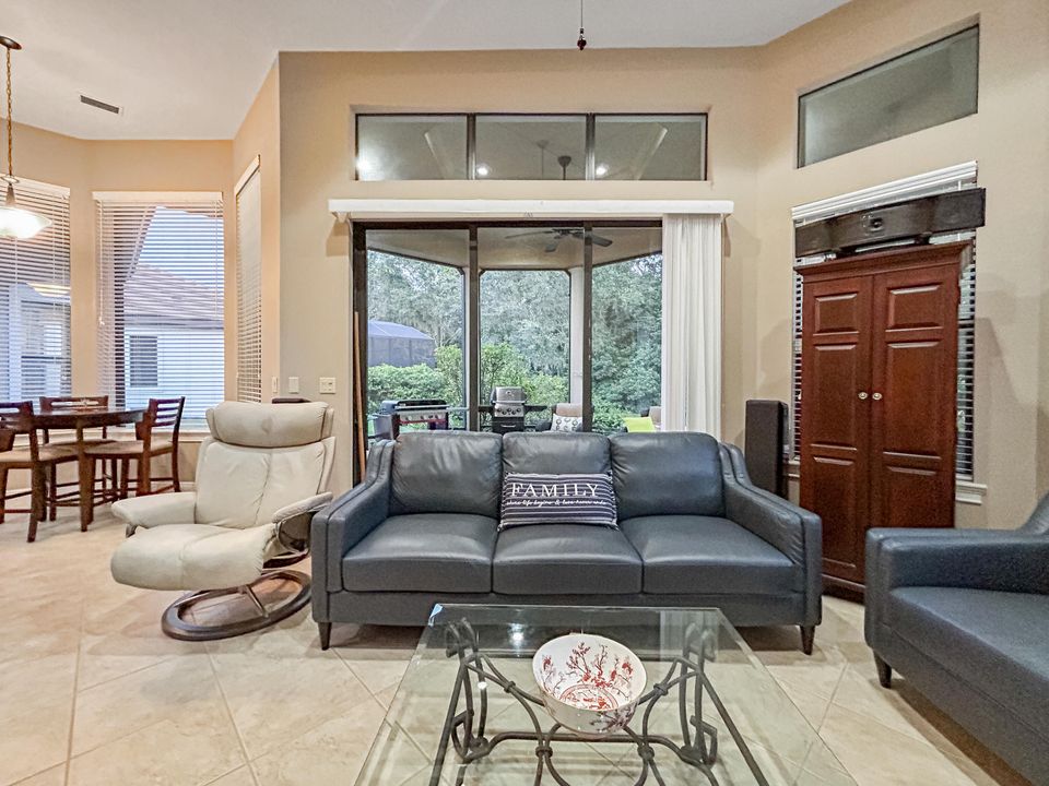 На продажу: $570,000 (3 спален, 2 ванн, 2138 Квадратных фут)