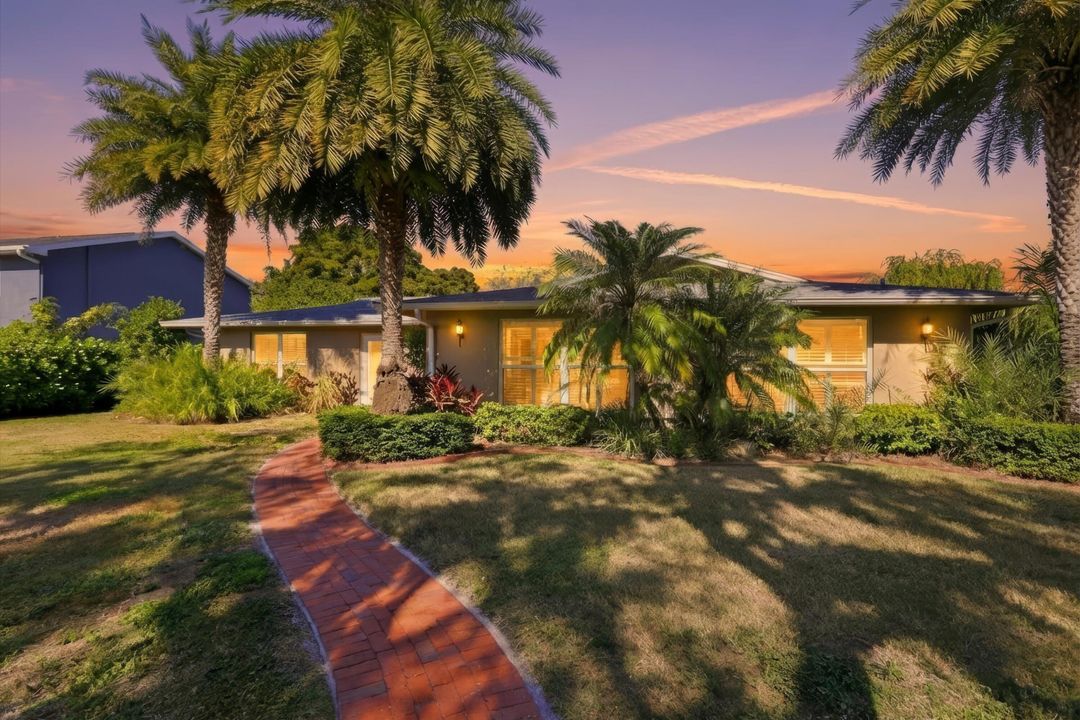 На продажу: $890,000 (3 спален, 2 ванн, 1500 Квадратных фут)