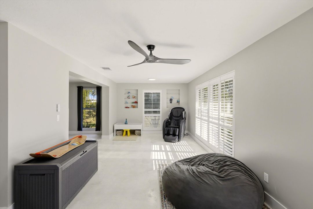 На продажу: $890,000 (3 спален, 2 ванн, 1500 Квадратных фут)