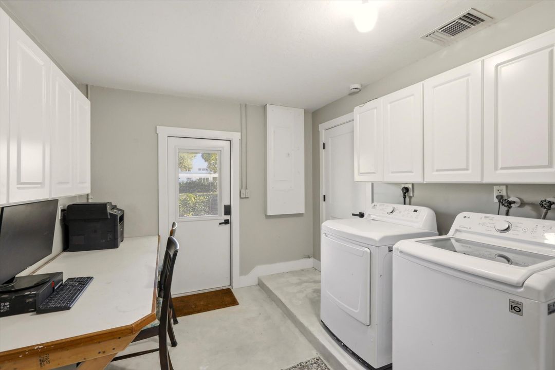 На продажу: $890,000 (3 спален, 2 ванн, 1500 Квадратных фут)