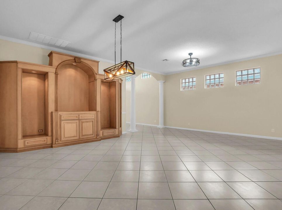 En Renta: $2,800 (3 camas, 2 baños, 2303 Pies cuadrados)