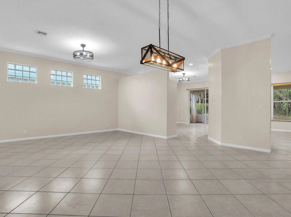 En Renta: $2,800 (3 camas, 2 baños, 2303 Pies cuadrados)