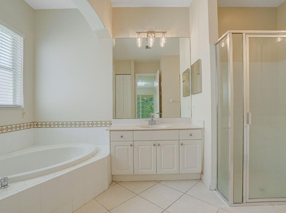 En Renta: $2,800 (3 camas, 2 baños, 2303 Pies cuadrados)