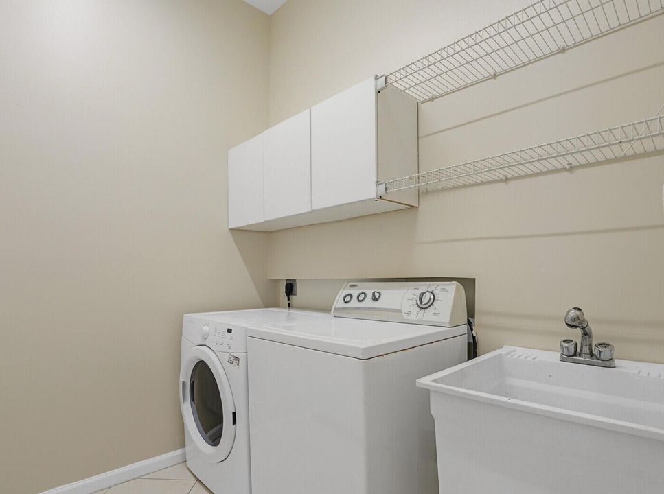 En Renta: $2,800 (3 camas, 2 baños, 2303 Pies cuadrados)