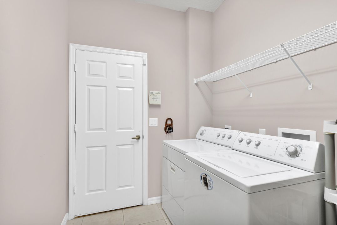 На продажу: $475,000 (3 спален, 2 ванн, 1737 Квадратных фут)