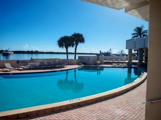 En Venta: $432,000 (2 camas, 2 baños, 1628 Pies cuadrados)