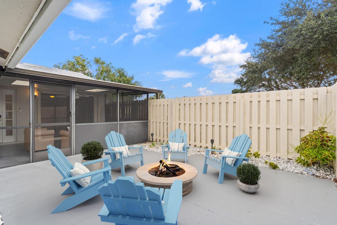 На продажу: $230,000 (2 спален, 2 ванн, 1188 Квадратных фут)