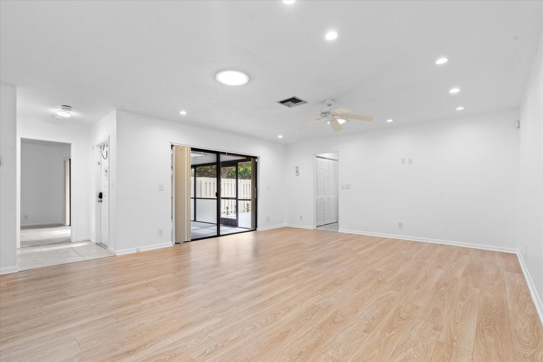 На продажу: $230,000 (2 спален, 2 ванн, 1188 Квадратных фут)