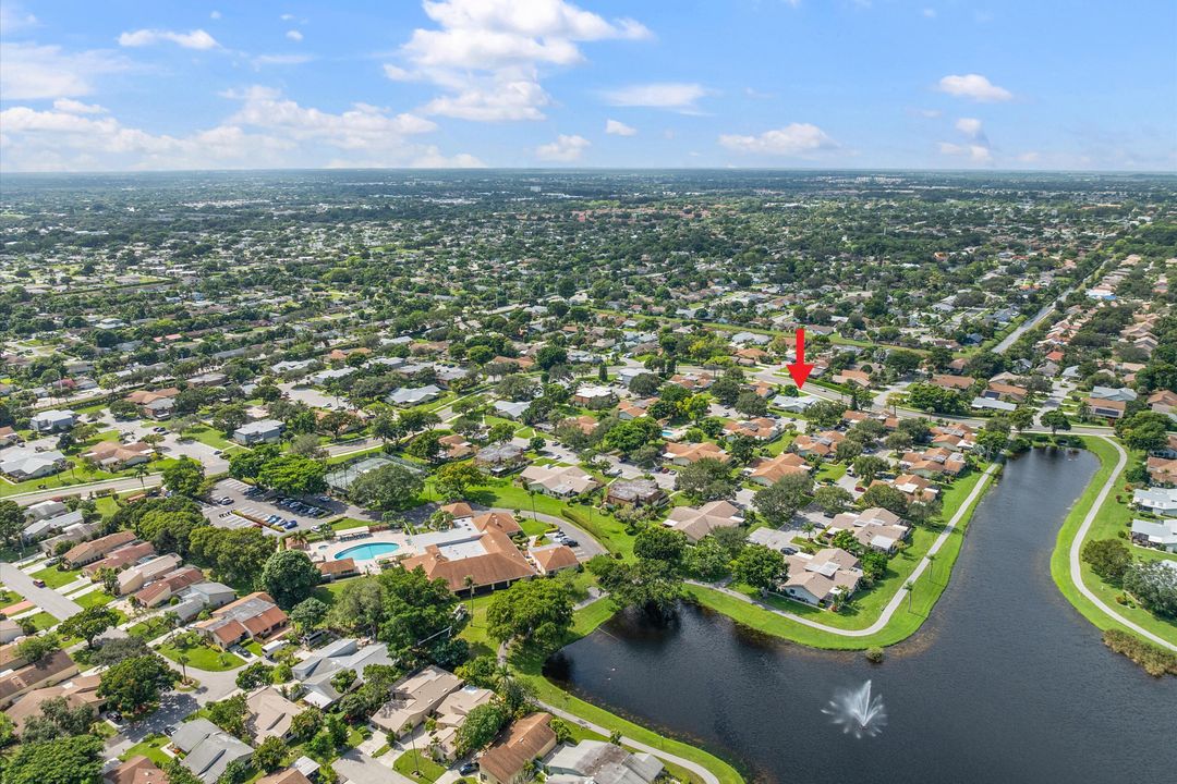 На продажу: $230,000 (2 спален, 2 ванн, 1188 Квадратных фут)