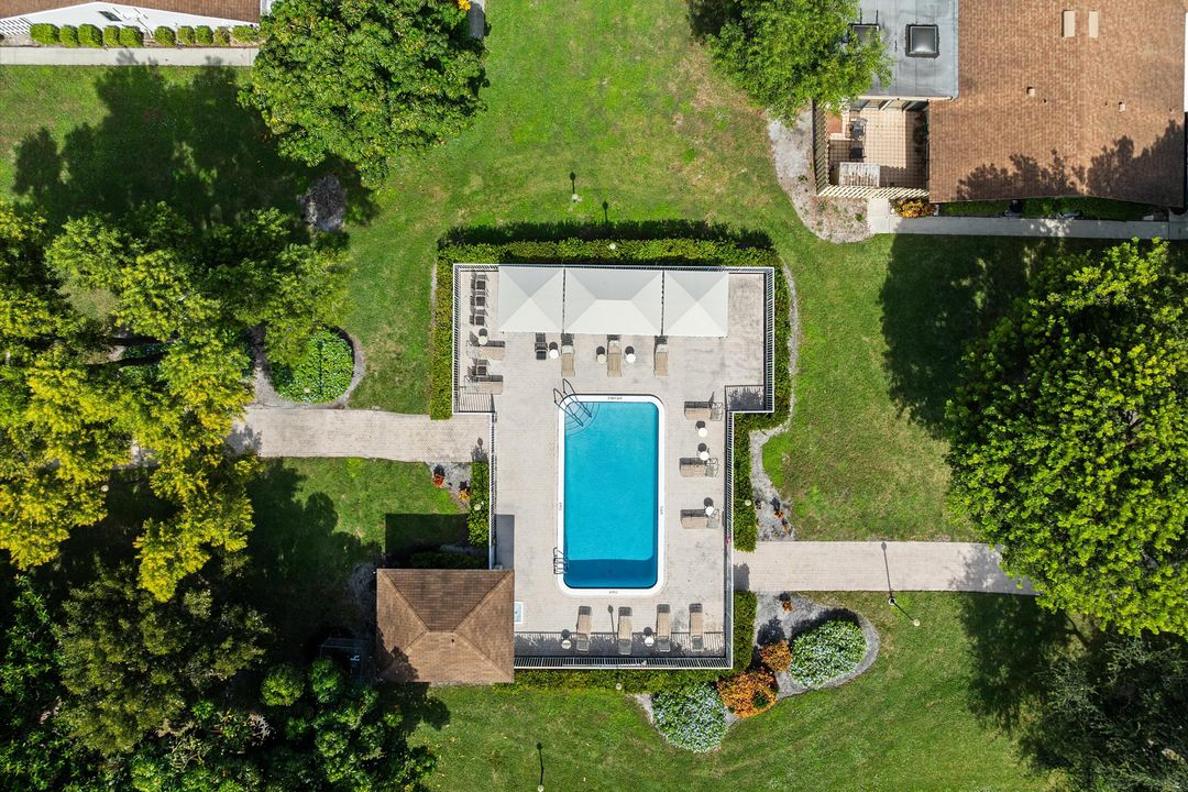 На продажу: $230,000 (2 спален, 2 ванн, 1188 Квадратных фут)