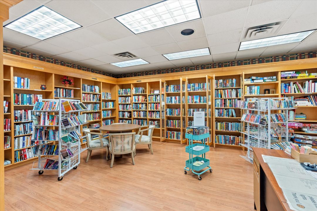 На продажу: $230,000 (2 спален, 2 ванн, 1188 Квадратных фут)