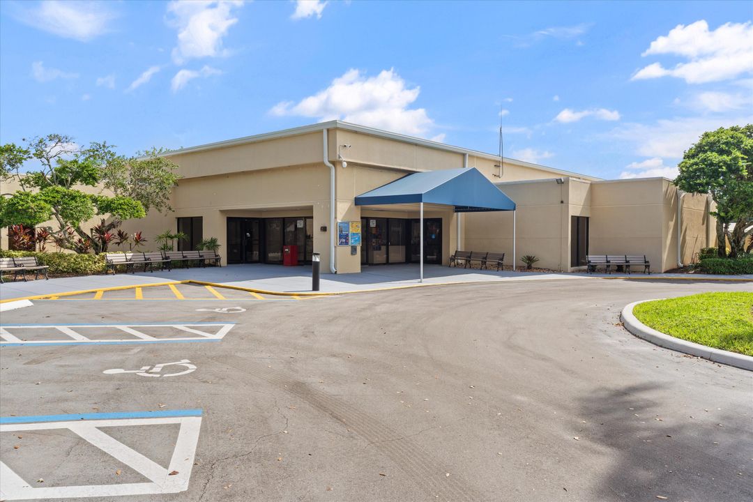 На продажу: $230,000 (2 спален, 2 ванн, 1188 Квадратных фут)