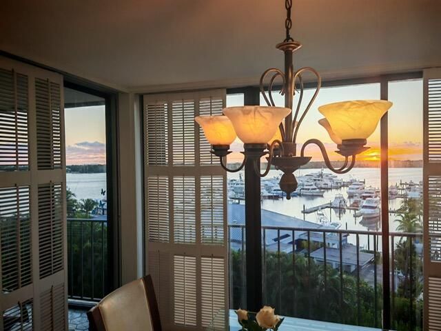 En Venta: $432,000 (2 camas, 2 baños, 1628 Pies cuadrados)