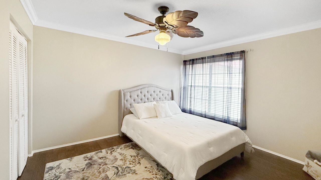 待售: $144,000 (2 贝兹, 2 浴室, 1088 平方英尺)