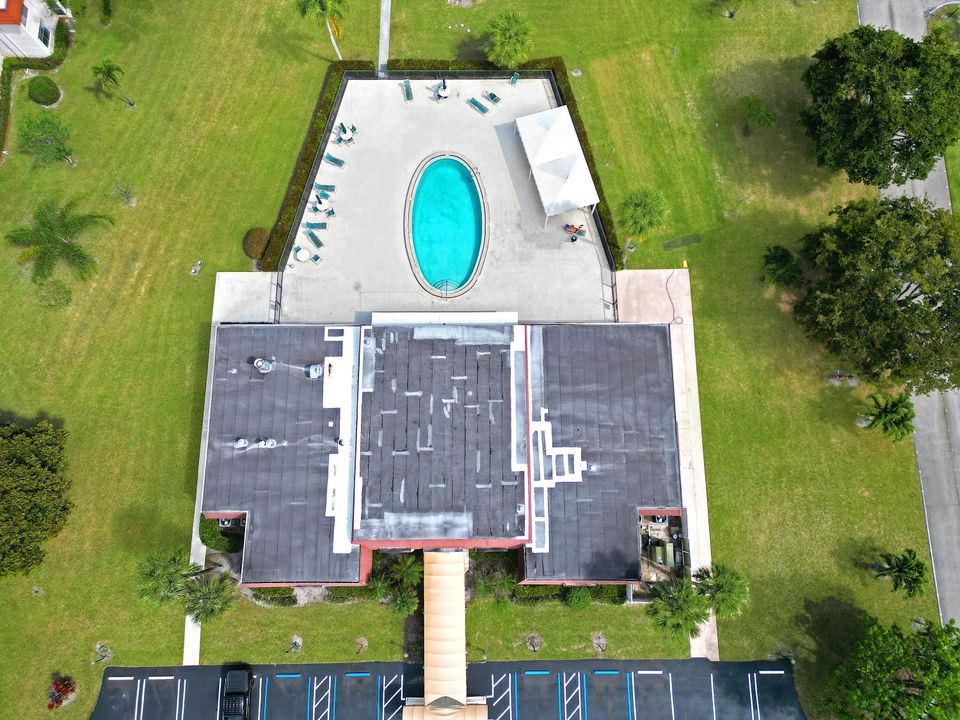 待售: $144,000 (2 贝兹, 2 浴室, 1088 平方英尺)