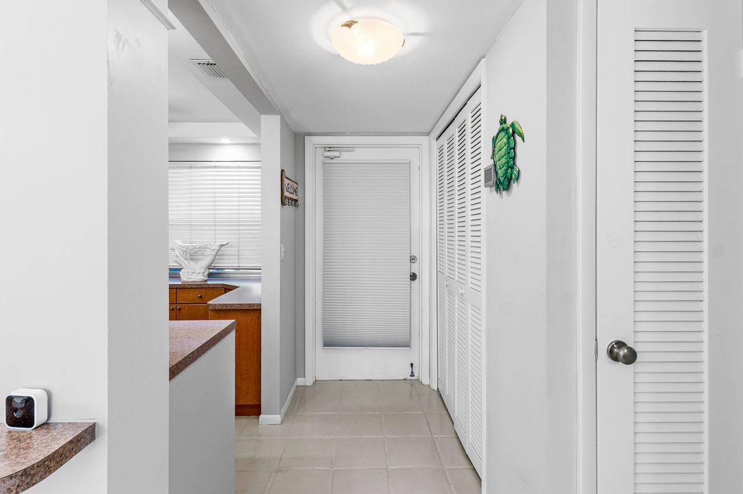 For Sale: $389,000 (2 beds, 2 baths, 1200 Square Feet)