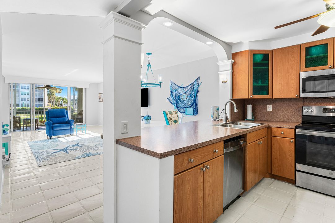 For Sale: $389,000 (2 beds, 2 baths, 1200 Square Feet)