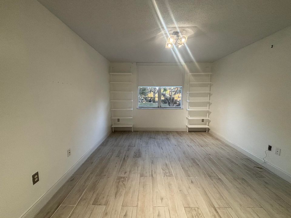 For Rent: $2,900 (3 beds, 2 baths, 1479 Square Feet)