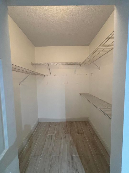 For Rent: $2,900 (3 beds, 2 baths, 1479 Square Feet)