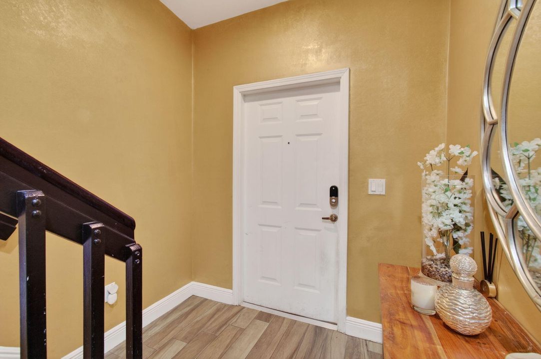 待售: $420,000 (4 贝兹, 3 浴室, 1988 平方英尺)