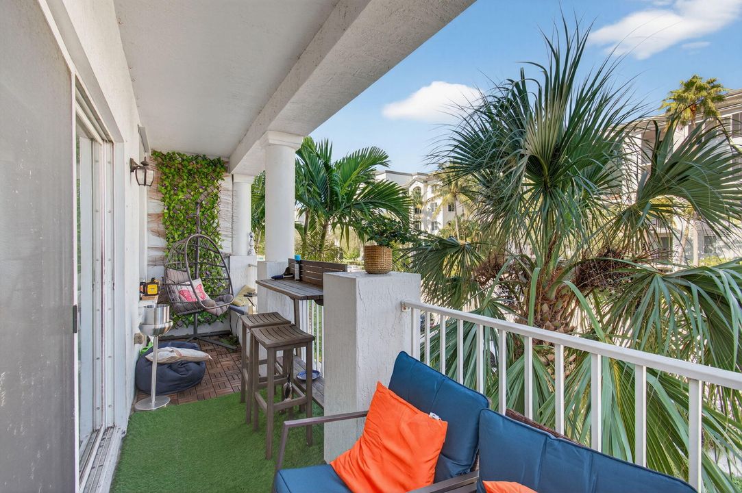 待售: $420,000 (4 贝兹, 3 浴室, 1988 平方英尺)