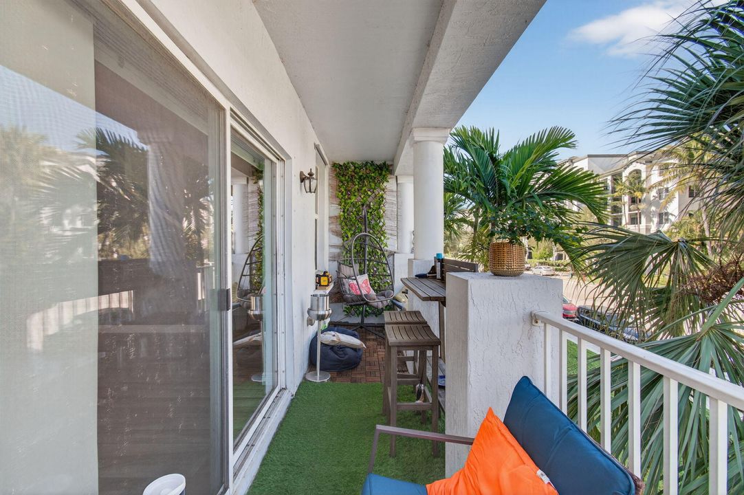 待售: $420,000 (4 贝兹, 3 浴室, 1988 平方英尺)