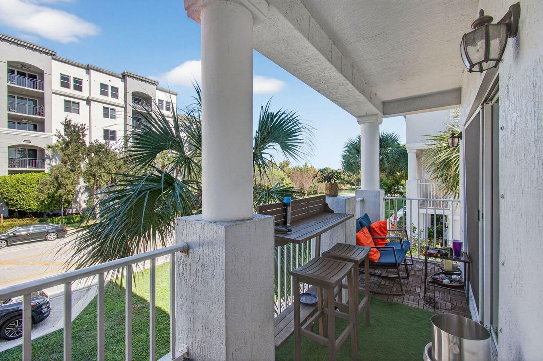 待售: $420,000 (4 贝兹, 3 浴室, 1988 平方英尺)