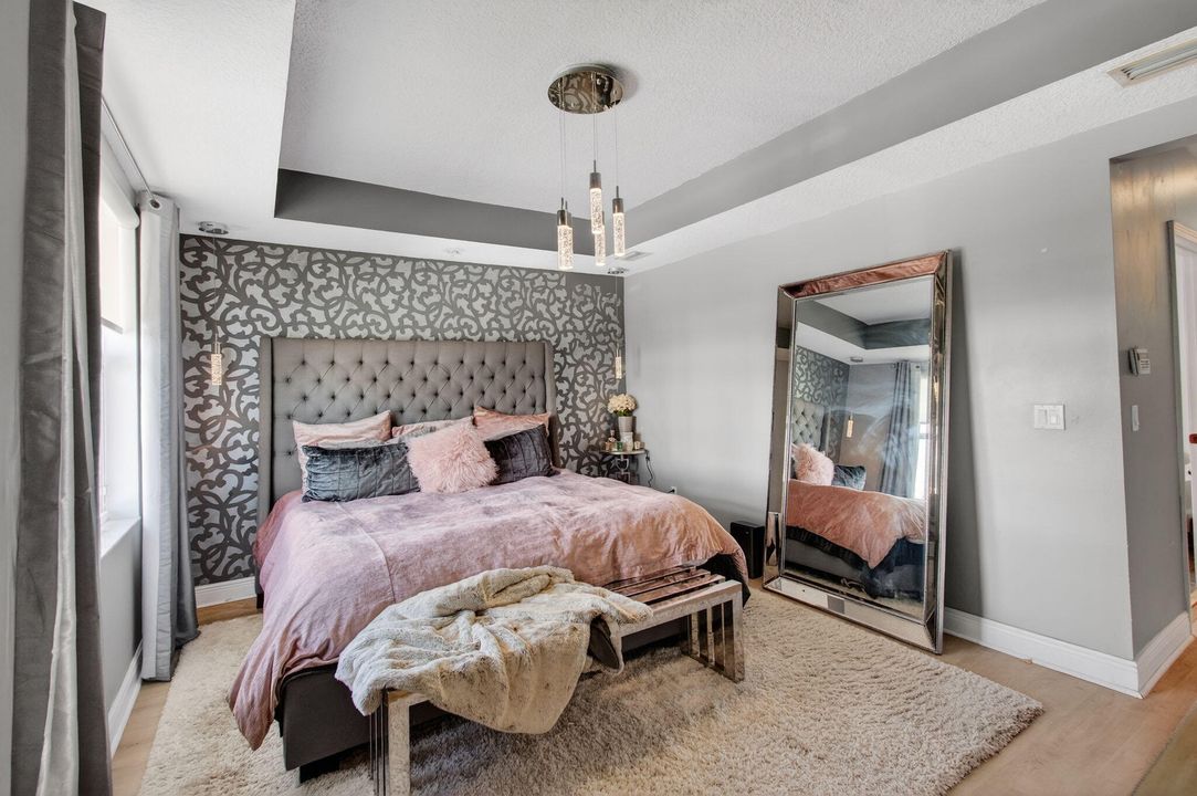 待售: $420,000 (4 贝兹, 3 浴室, 1988 平方英尺)