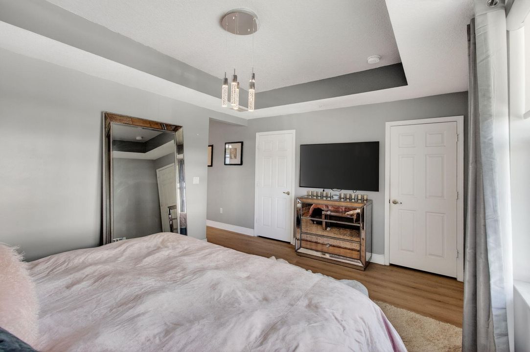 待售: $420,000 (4 贝兹, 3 浴室, 1988 平方英尺)