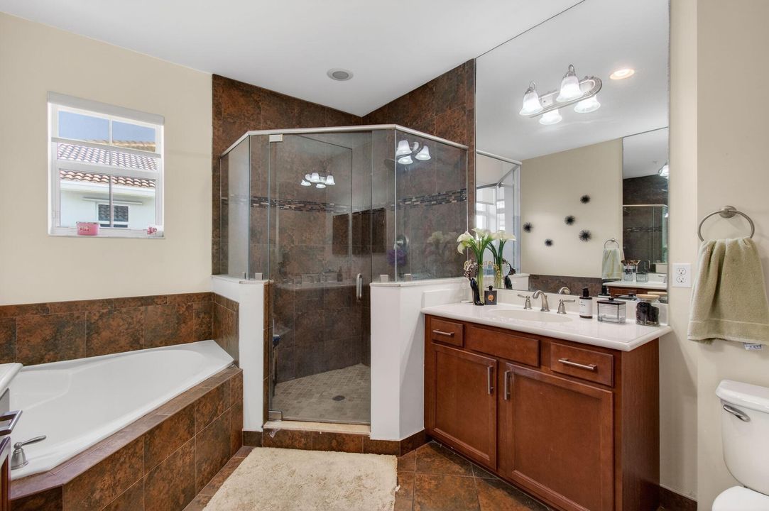 待售: $420,000 (4 贝兹, 3 浴室, 1988 平方英尺)