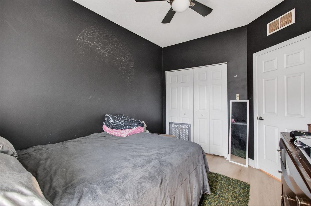 待售: $420,000 (4 贝兹, 3 浴室, 1988 平方英尺)