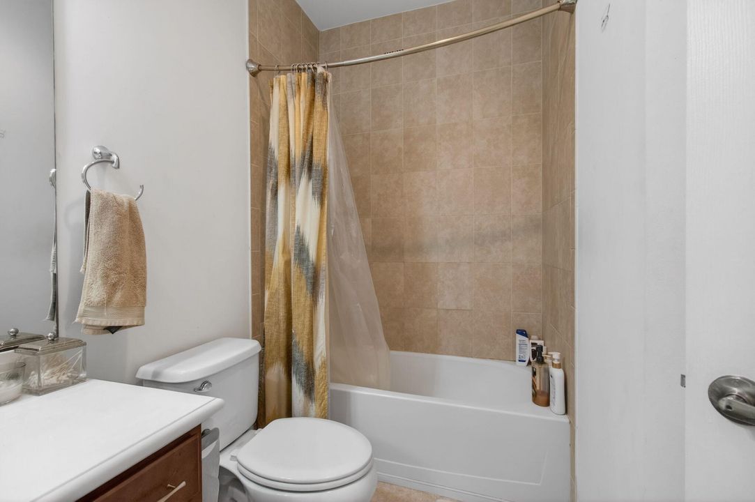 待售: $420,000 (4 贝兹, 3 浴室, 1988 平方英尺)