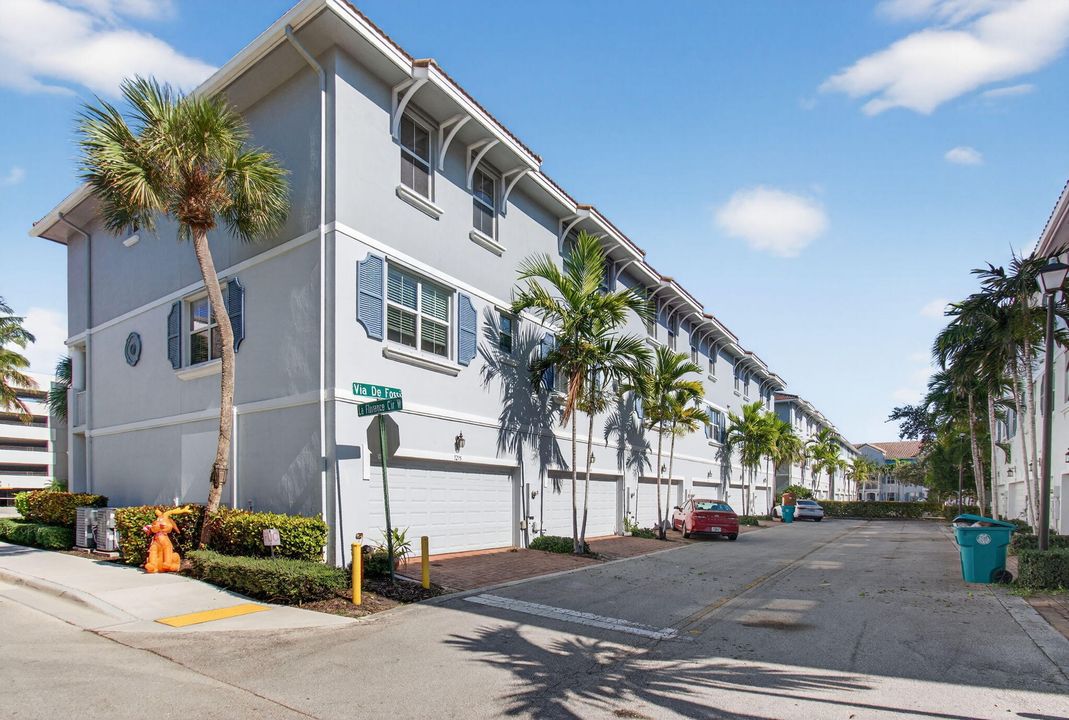 待售: $420,000 (4 贝兹, 3 浴室, 1988 平方英尺)