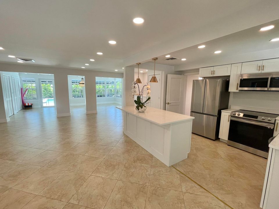 For Sale: $1,535,000 (3 beds, 3 baths, 1839 Square Feet)