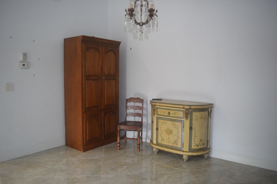 For Rent: $2,200 (2 beds, 2 baths, 1280 Square Feet)