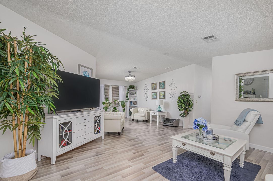 For Sale: $187,777 (2 beds, 2 baths, 1529 Square Feet)