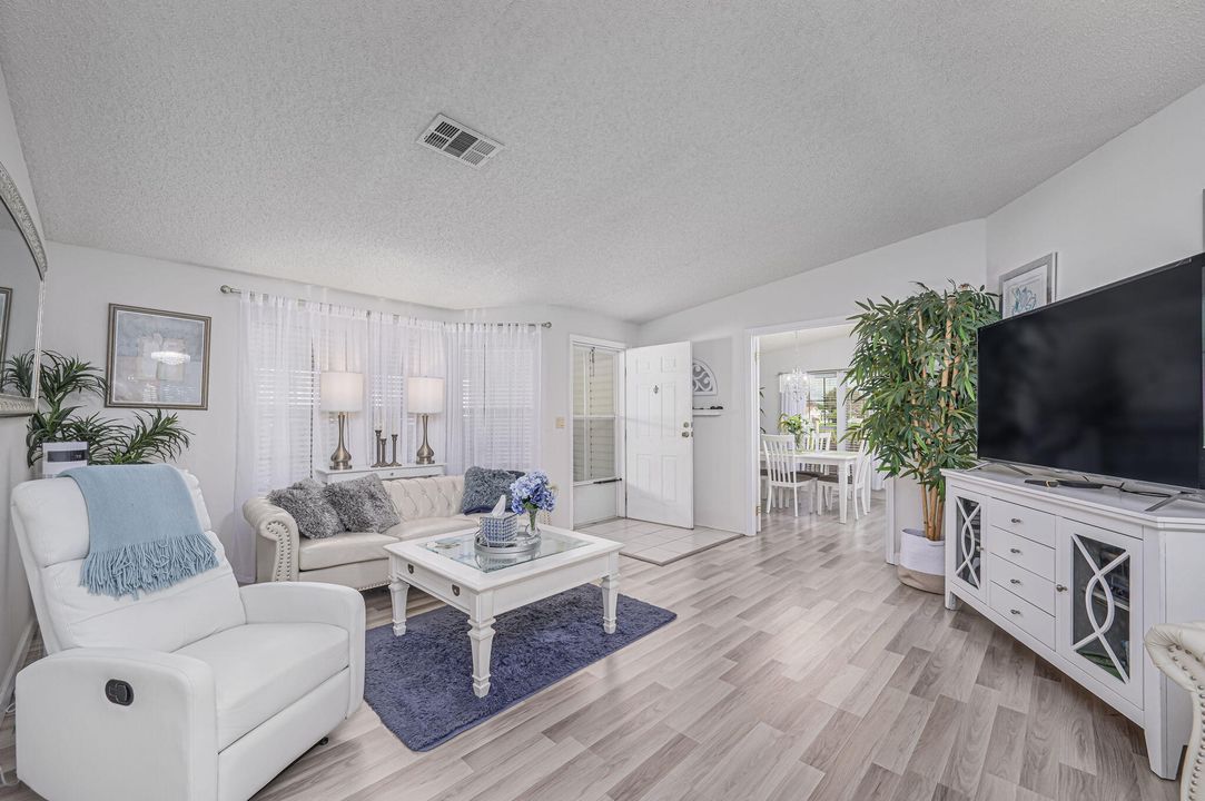 For Sale: $187,777 (2 beds, 2 baths, 1529 Square Feet)