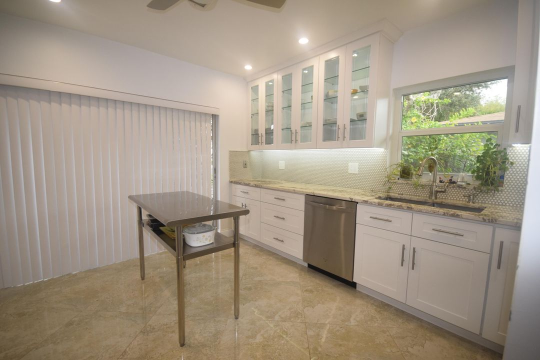 For Rent: $2,200 (2 beds, 2 baths, 1280 Square Feet)