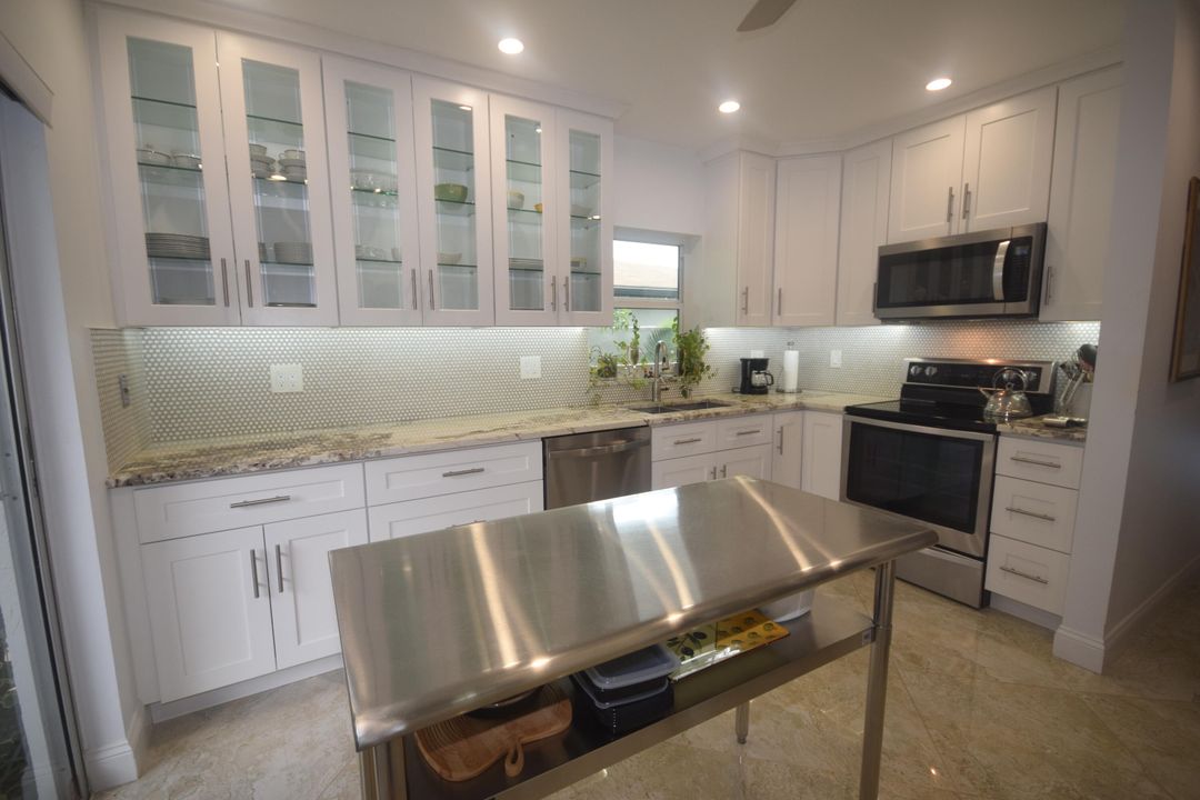 For Rent: $2,200 (2 beds, 2 baths, 1280 Square Feet)