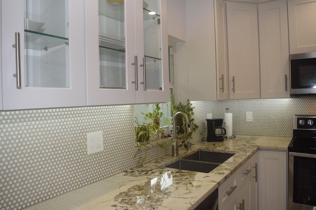 For Rent: $2,200 (2 beds, 2 baths, 1280 Square Feet)