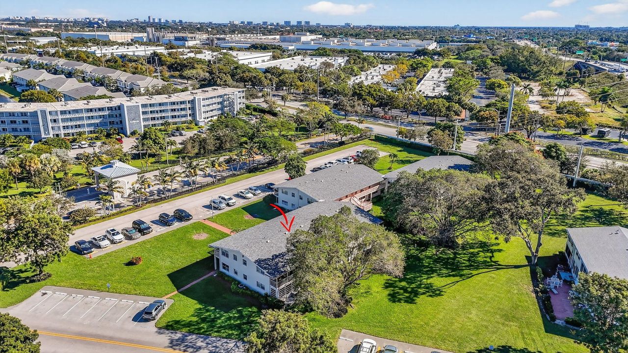 待售: $138,000 (2 贝兹, 1 浴室, 828 平方英尺)