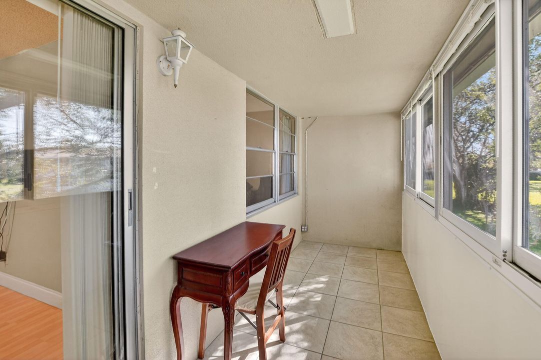 待售: $138,000 (2 贝兹, 1 浴室, 828 平方英尺)