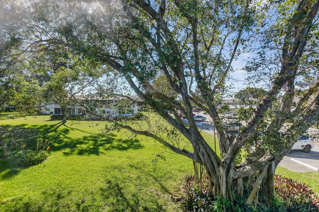 待售: $138,000 (2 贝兹, 1 浴室, 828 平方英尺)