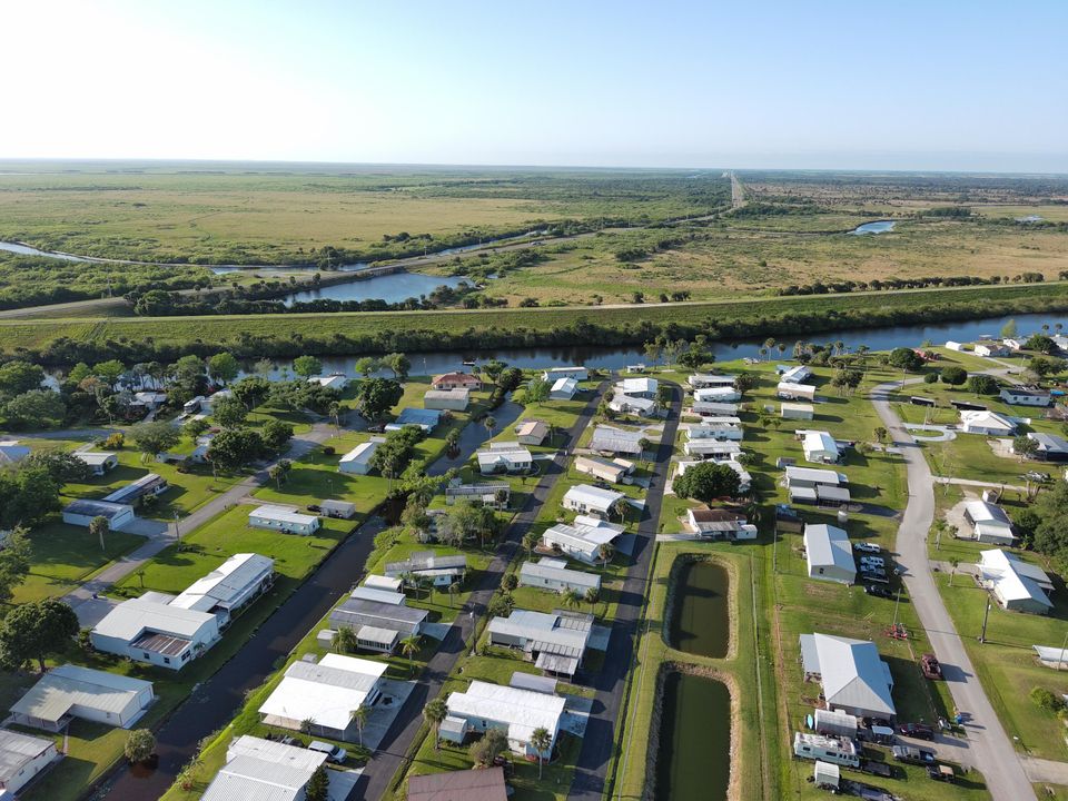 待售: $115,000 (2 贝兹, 1 浴室, 636 平方英尺)