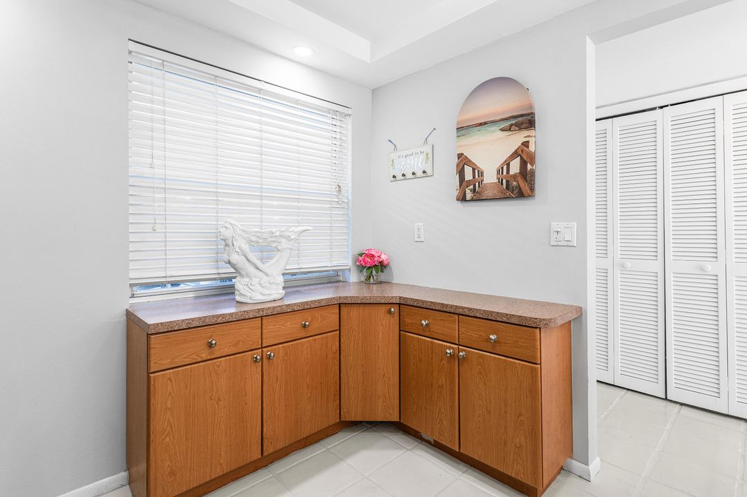 For Sale: $389,000 (2 beds, 2 baths, 1200 Square Feet)