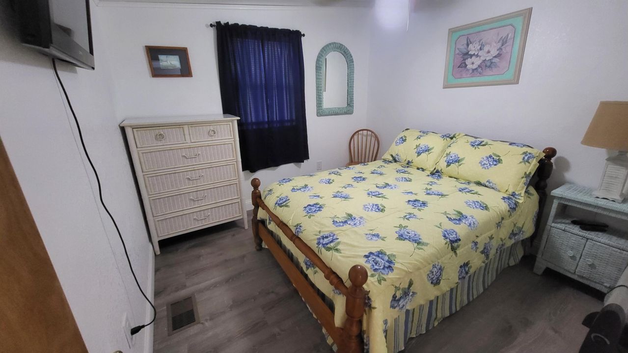 待售: $115,000 (2 贝兹, 1 浴室, 636 平方英尺)