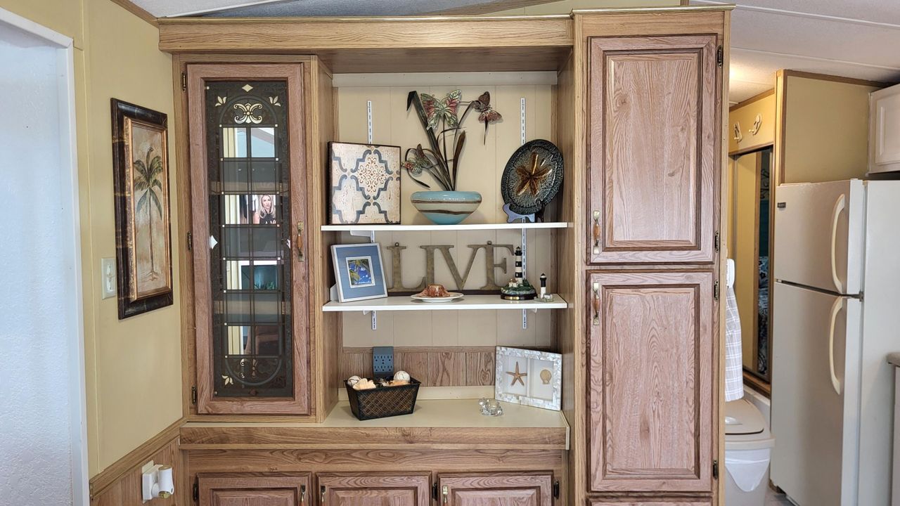 待售: $115,000 (2 贝兹, 1 浴室, 636 平方英尺)