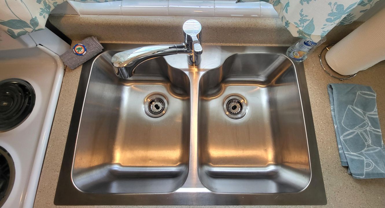 待售: $115,000 (2 贝兹, 1 浴室, 636 平方英尺)