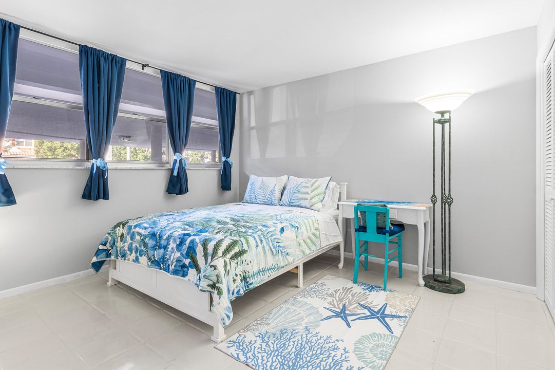 For Sale: $389,000 (2 beds, 2 baths, 1200 Square Feet)