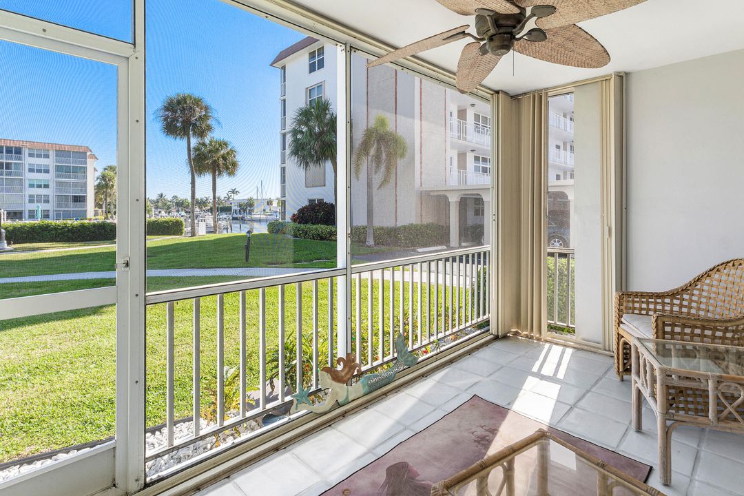 For Sale: $389,000 (2 beds, 2 baths, 1200 Square Feet)